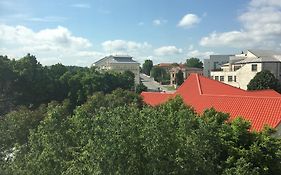 Gia Suites